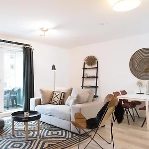 Apartment Bizstay Helena At Sea Den Haag